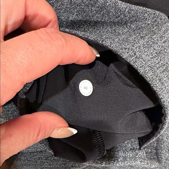 lululemon athletica Men’s Dark Gray Hooded Zip Cardigan - Picture 13 of 13